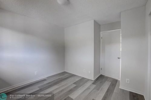 3 Mayfair Ln, Boynton Beach FL 33426-7717 exterior