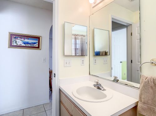 2761 Eagle Dr, Fort Pierce FL 34984-8919 exterior