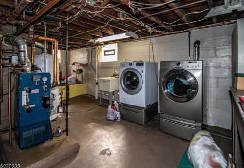 32 Park Ave, Avenel NJ 07001-1448 exterior