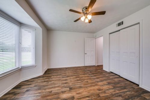 9930 Cloister Dr, Dallas TX 75228-3617 exterior