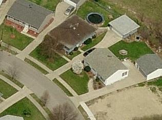 328 Ridge Dr, Cleveland, OH 44109-3754