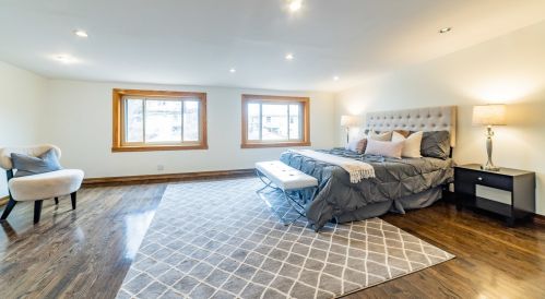 7225 Bennett Ave, Chicago IL  60649-2905 exterior