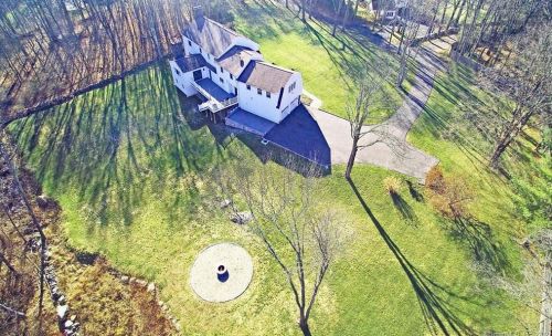 94 Spectacle Ln, Ridgefield CT 06877-5715 exterior