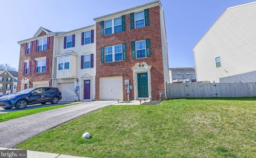 834 Blossom Dr, Hanover PA  17331-2073 exterior