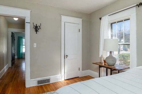 183 Meadowbrook Rd, Springfield MA 01106-1341 exterior