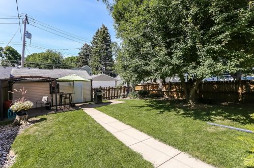 1360 Hartford Ave, Saint Paul MN 55116-1648 exterior