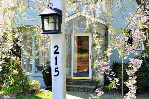 215 Crestmoor Cir, Silver Spring MD  20901-2606 exterior