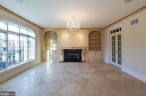 2221 Jefferson Ln, Huntingdon Valley PA 19006-6038 exterior