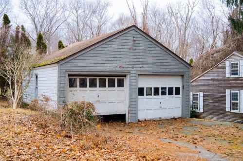 1793 Rdg Rd, North Haven CT 06473-2020 exterior