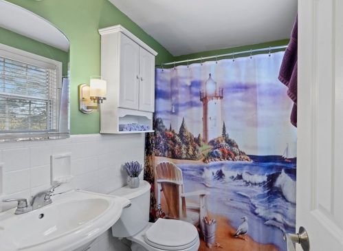 2351 Berkshire Dr, Pittsburgh PA  15241-2445 exterior