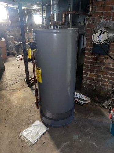 56 Kenyon St, Springfield MA 01109-3014 exterior