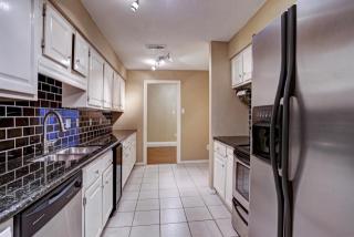 862 Augusta Dr, Houston TX  77057-2014 exterior