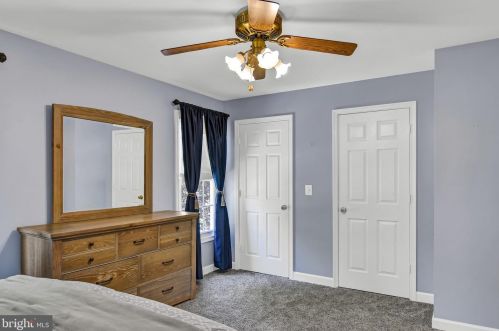 6121 Joust Ln, Alexandria VA 22315-4808 exterior