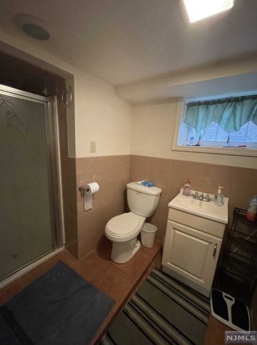 181 9 St, Fairview NJ 07022-1608 exterior