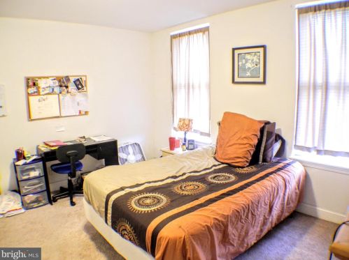 223 Girard Ave, Philadelphia PA 19130-1420 exterior