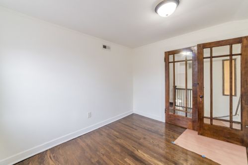 7225 Bennett Ave, Chicago IL  60649-2905 exterior