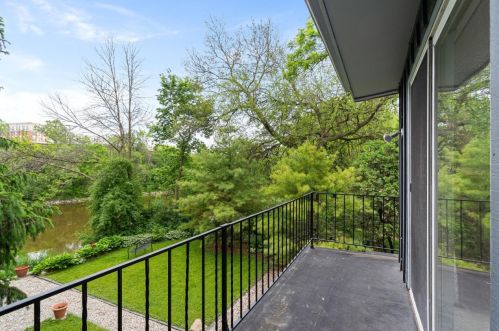 5830 Riv Frst Dr, Milwaukee WI 53209-4524 exterior