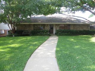 8341 Club Meadows Dr, Dallas TX  75243-7419 exterior