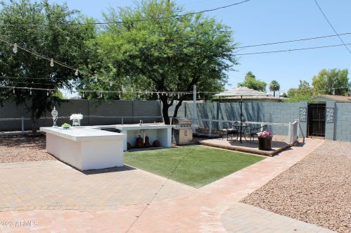 2118 Campbell Ave, Phoenix AZ 85015-3827 exterior