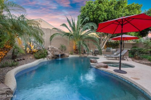 15405 18 Ave, Phoenix AZ 85015-3840 exterior