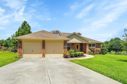 327 Cape Conroe Dr, Montgomery, TX 77356-5718