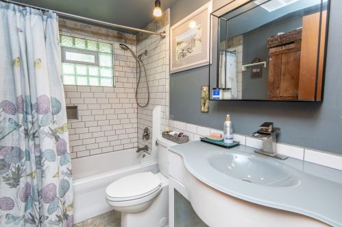 8632 Bottsford Ave, Milwaukee WI 53228-2838 exterior