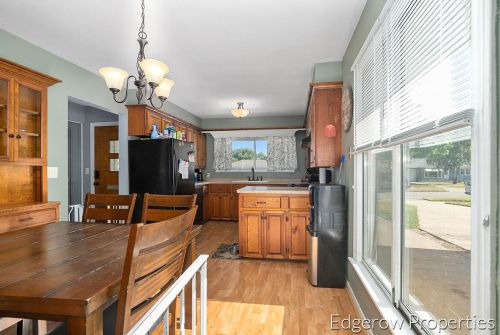 862 Buckingham St, Wyoming MI 49509-2827 exterior