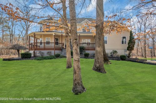 246 Veterans Hwy, Jackson Twp NJ  08527-4525 exterior