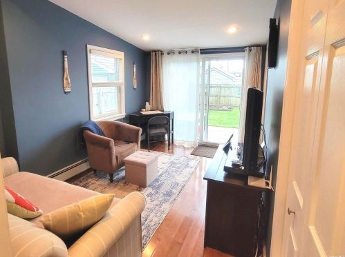 44 Tameling Ave, Babylon NY 11702-3607 exterior