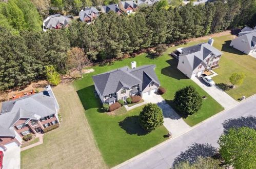 1560 Rogers Crossing Dr, Lithonia GA  30058-7005 exterior