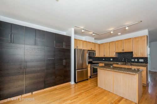 730 Eastman St, Chicago IL  60610-6173 exterior