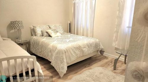 1807 Jamesport Dr, Fort Pierce FL 34953-4599 exterior