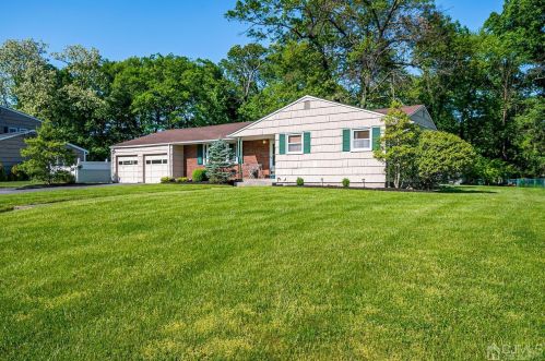 82 Calvert Ave, Edison, NJ 08820-3730