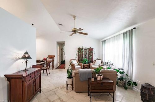 3770 25 Ave, Naples FL 34120-4367 exterior