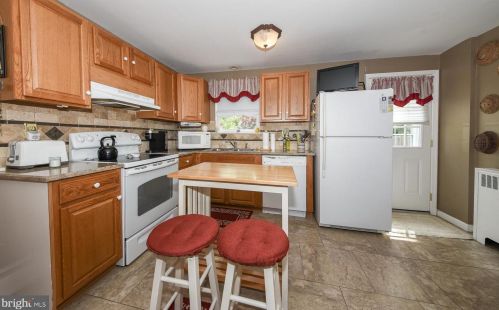 334 Kalmia St, Warminster PA 18974-4727 exterior