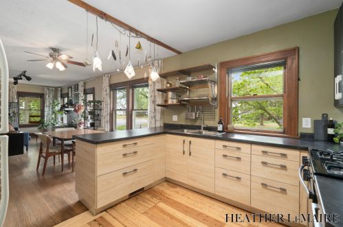 2146 Un Ave, Grand Rapids MI 49503-4413 exterior