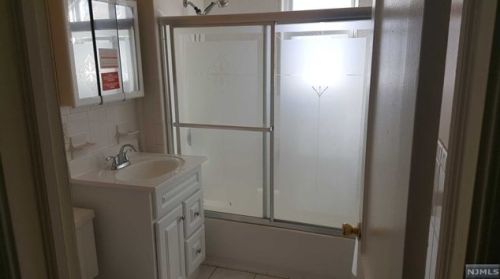 5 May Ter, Maplewood NJ  07040-3701 exterior