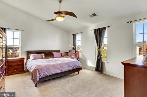 1942 Oak Hills Dr, Hanover PA 17331-9441 exterior