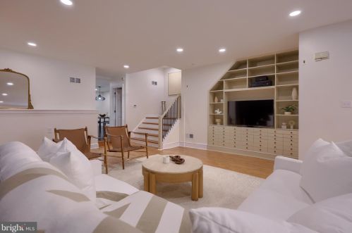 18 Walnut St, Lancaster PA  17602-4924 exterior