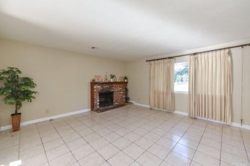 1407 Sycamore Ave, Tustin CA 92780-6279 exterior