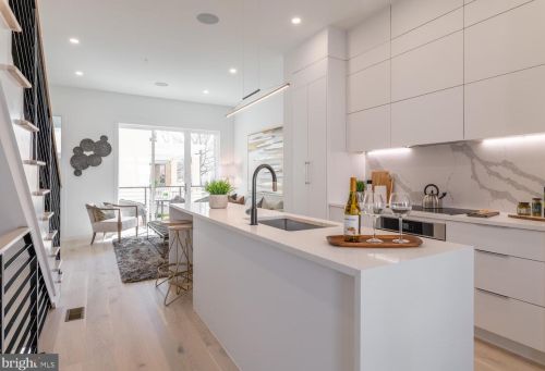 150 S St, Washington DC  20001-1130 exterior