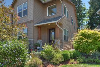 861 48 St, Seattle WA  98103-6620 exterior