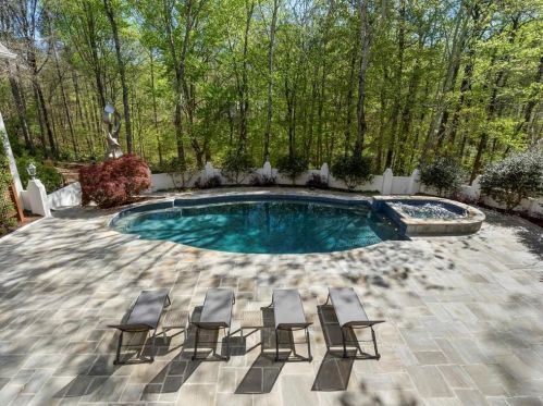 4269 Harris Trl, Atlanta, GA 30327-3817