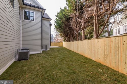 5805 Beech Ave, Bethesda MD  20817-3407 exterior