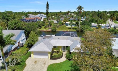 1765 Hbr Ln, Naples FL 34104-0317 exterior