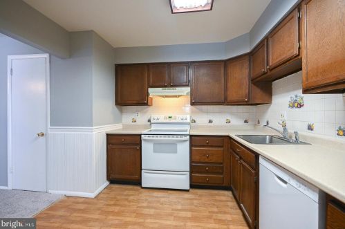 27 Providence Frg Rd, Limerick PA 19468-2905 exterior