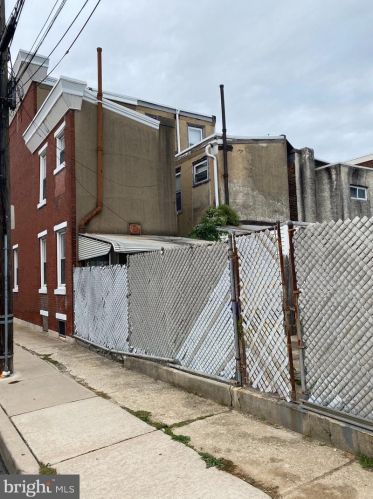 1207 Columbia Ave, Philadelphia PA  19125-3934 exterior