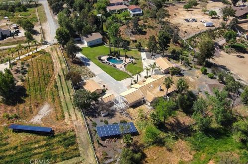 37200 Glenoaks Rd, Temecula CA 92592-8534 exterior