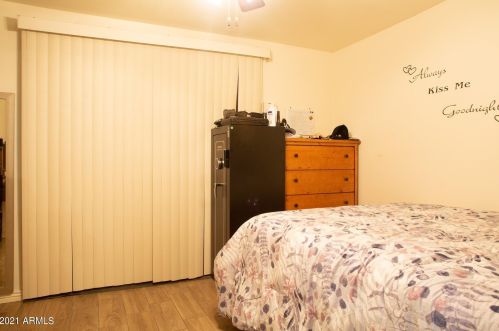 1818 50 Dr, Phoenix AZ 85031-1324 exterior