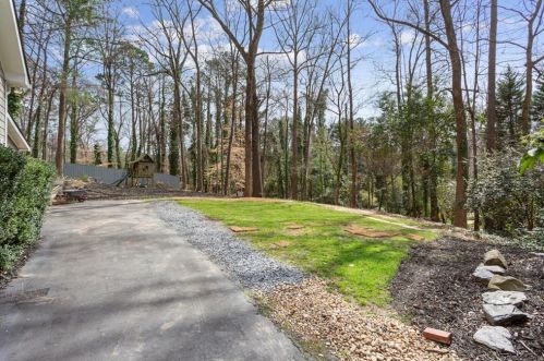 3611 Cloudland Dr, Atlanta GA 30327-2907 exterior